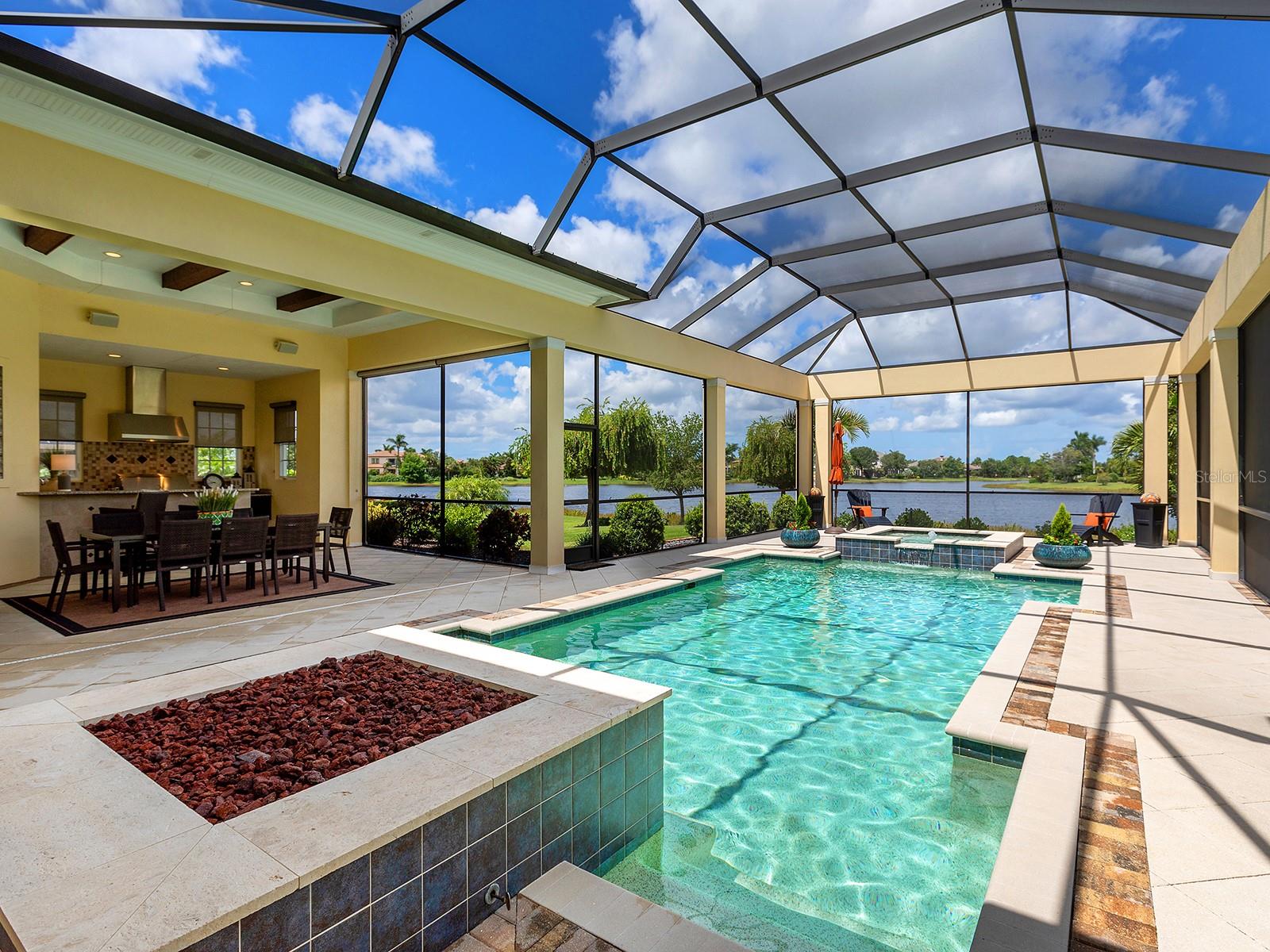 LAKE CLUB - Residential