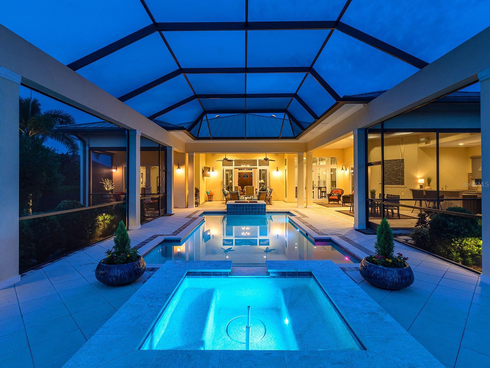 LAKE CLUB - Residential