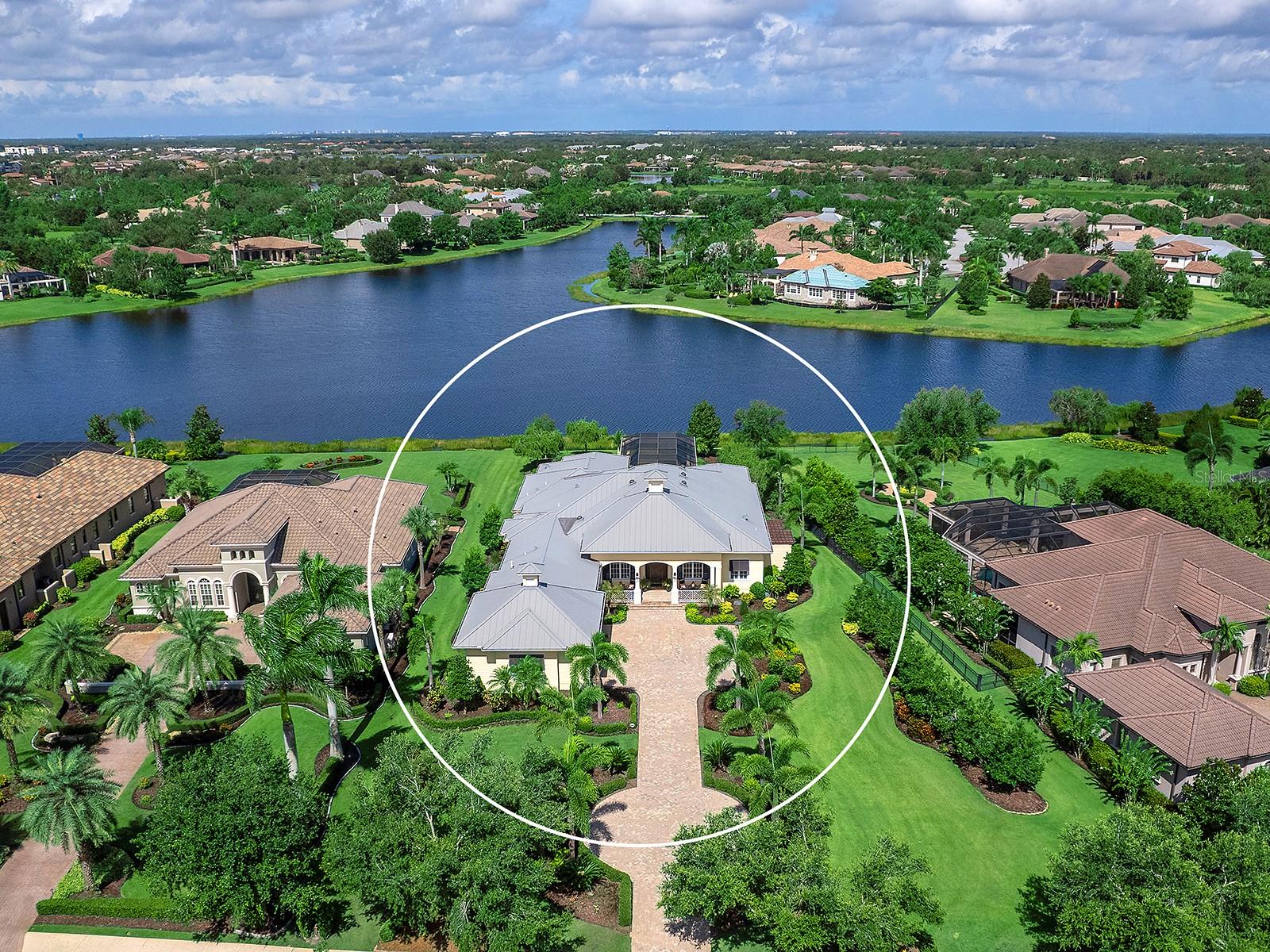 LAKE CLUB - Residential