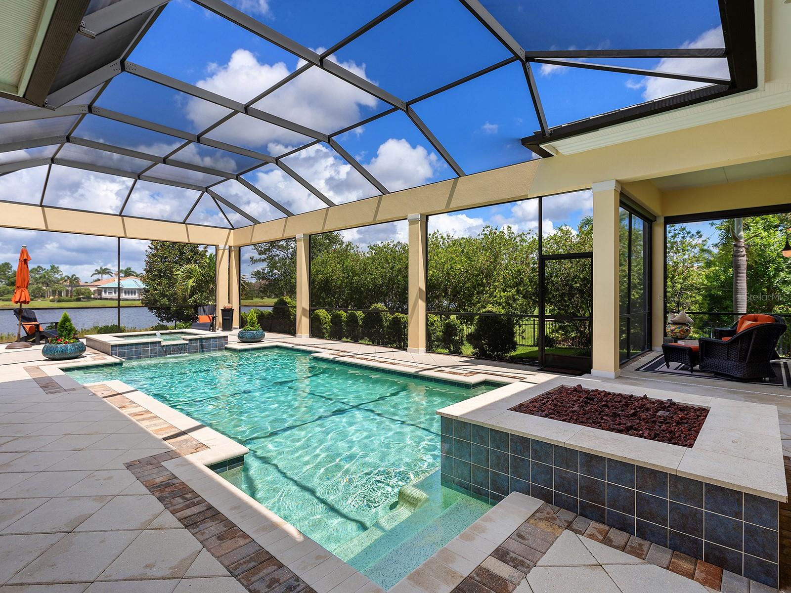 LAKE CLUB - Residential