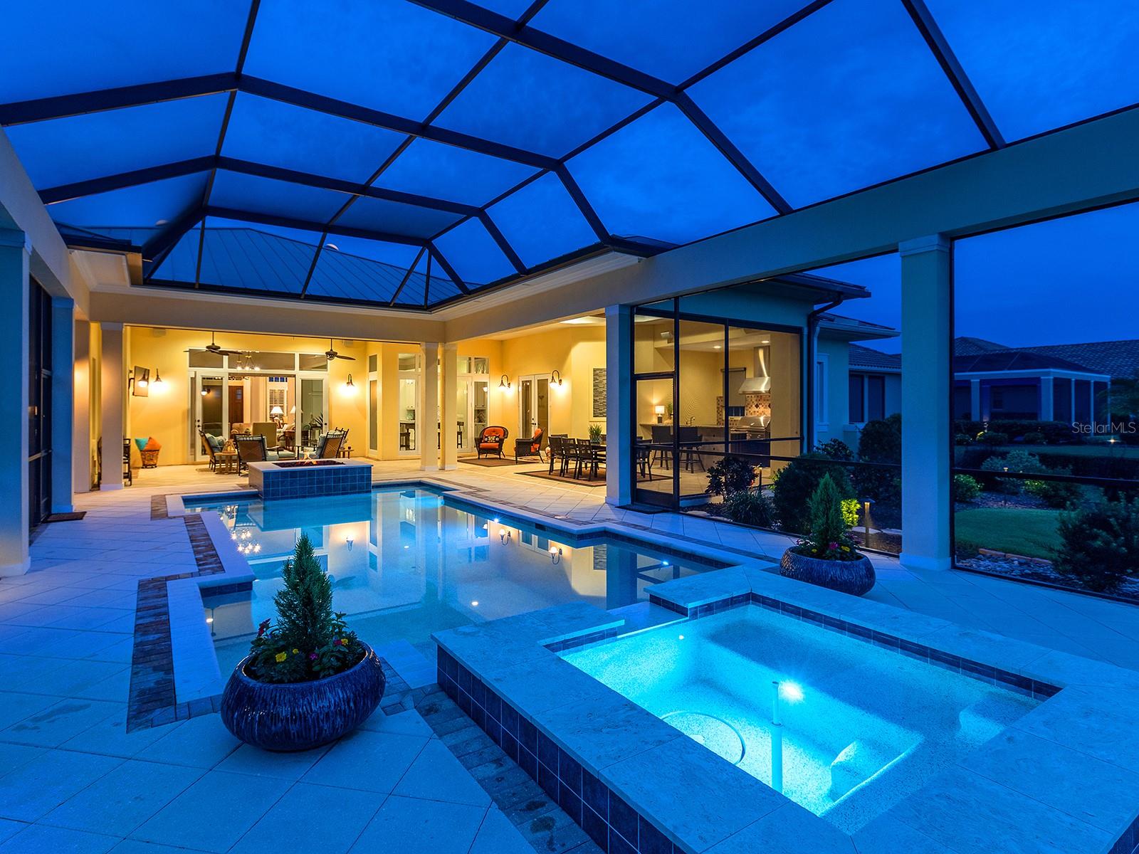 LAKE CLUB - Residential