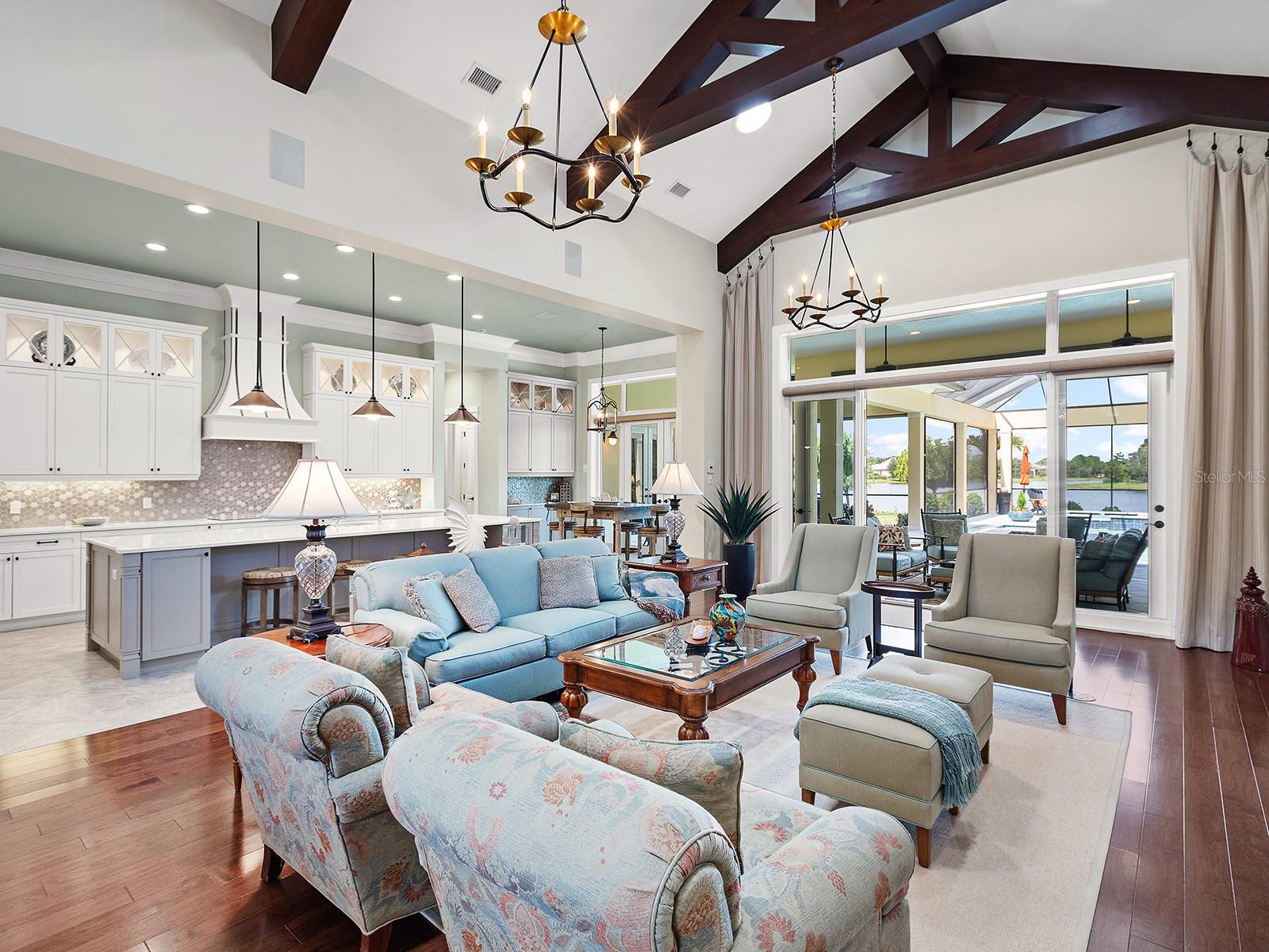 LAKE CLUB - Residential