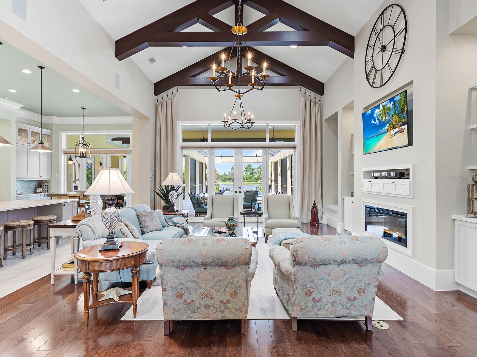 LAKE CLUB - Residential