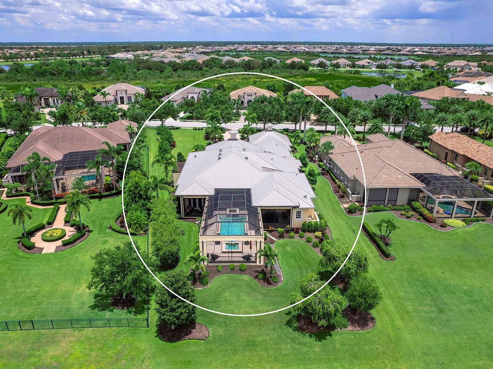 LAKE CLUB - Residential