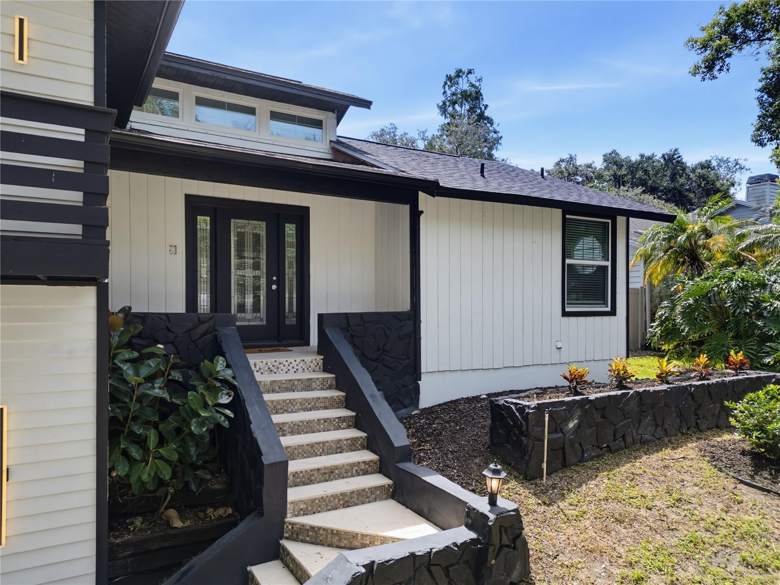 17 PINEWOOD CIRCLE