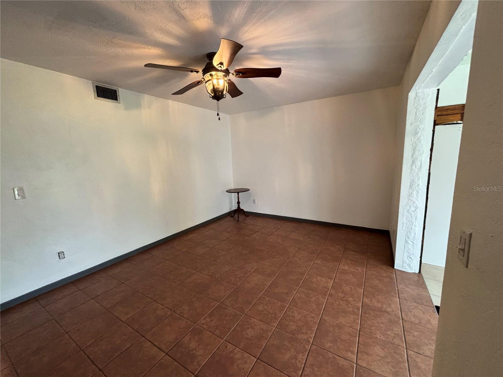 ON TOP OF THE WORLD - Residential Lease