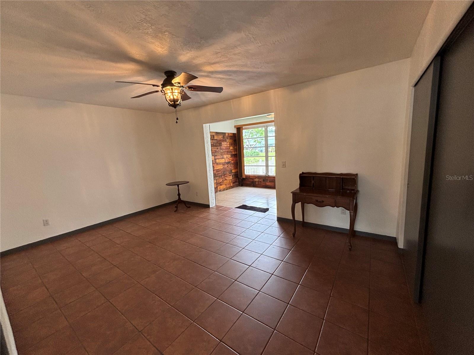 ON TOP OF THE WORLD - Residential Lease