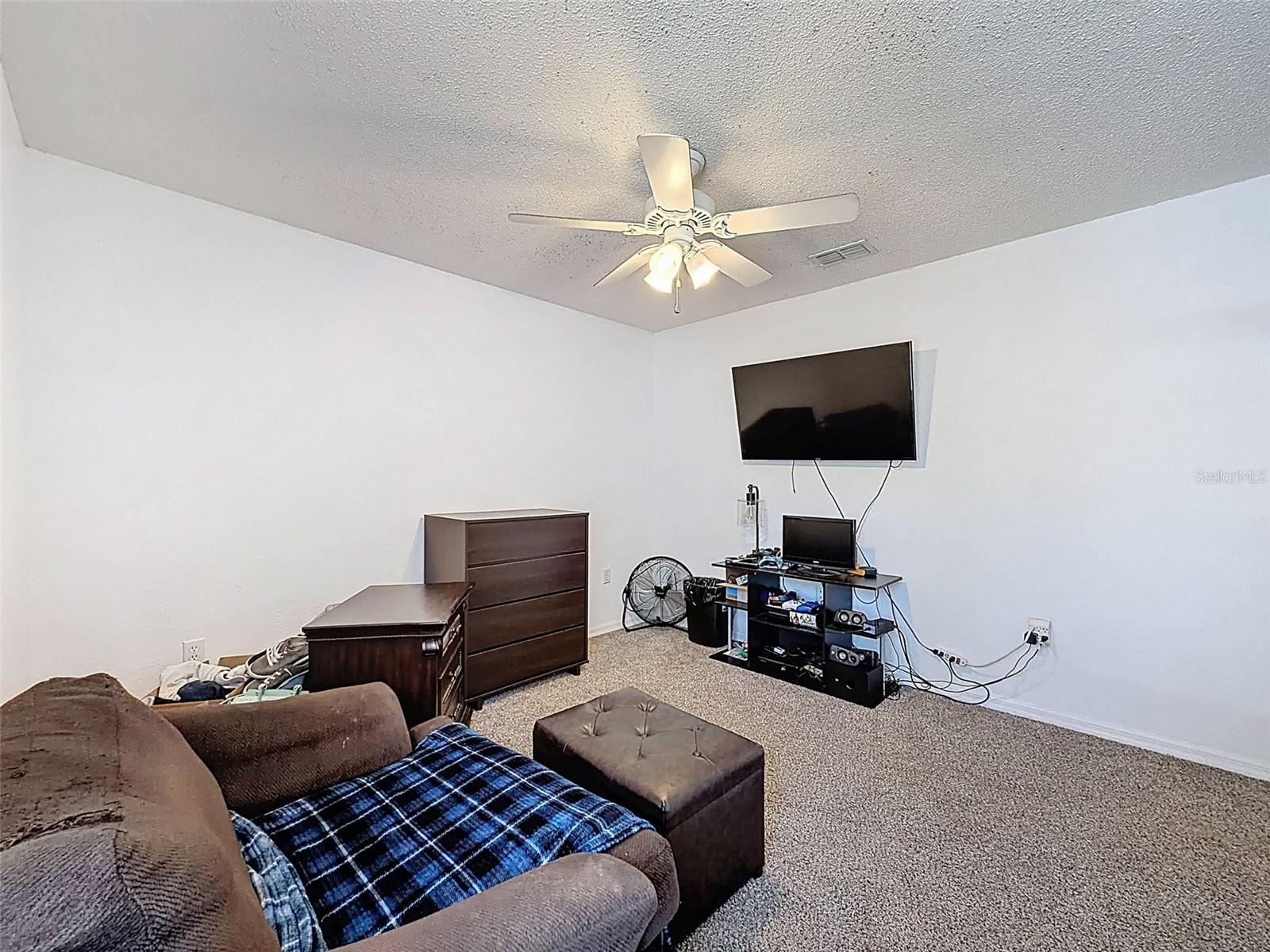 ROYAL HIGHLANDS - Residential