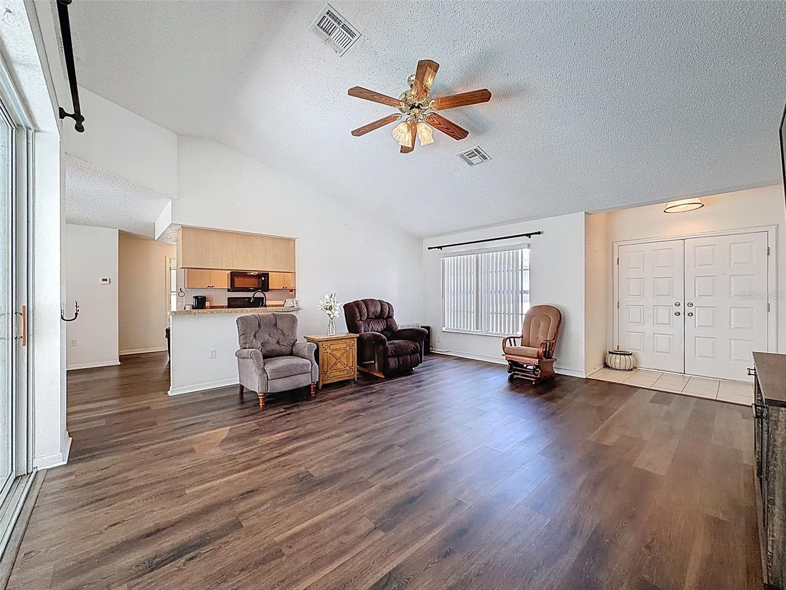 ROYAL HIGHLANDS - Residential