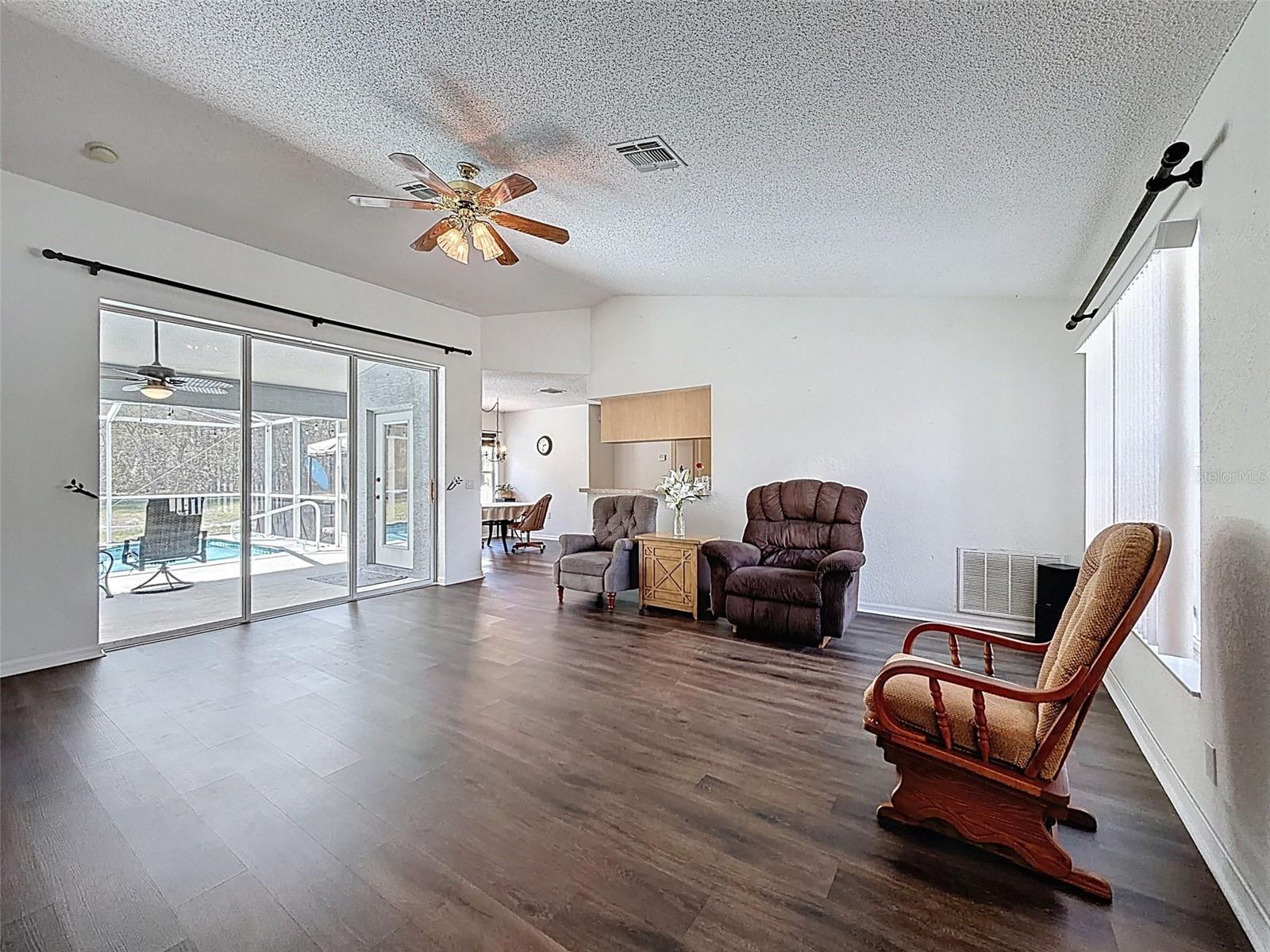 ROYAL HIGHLANDS - Residential