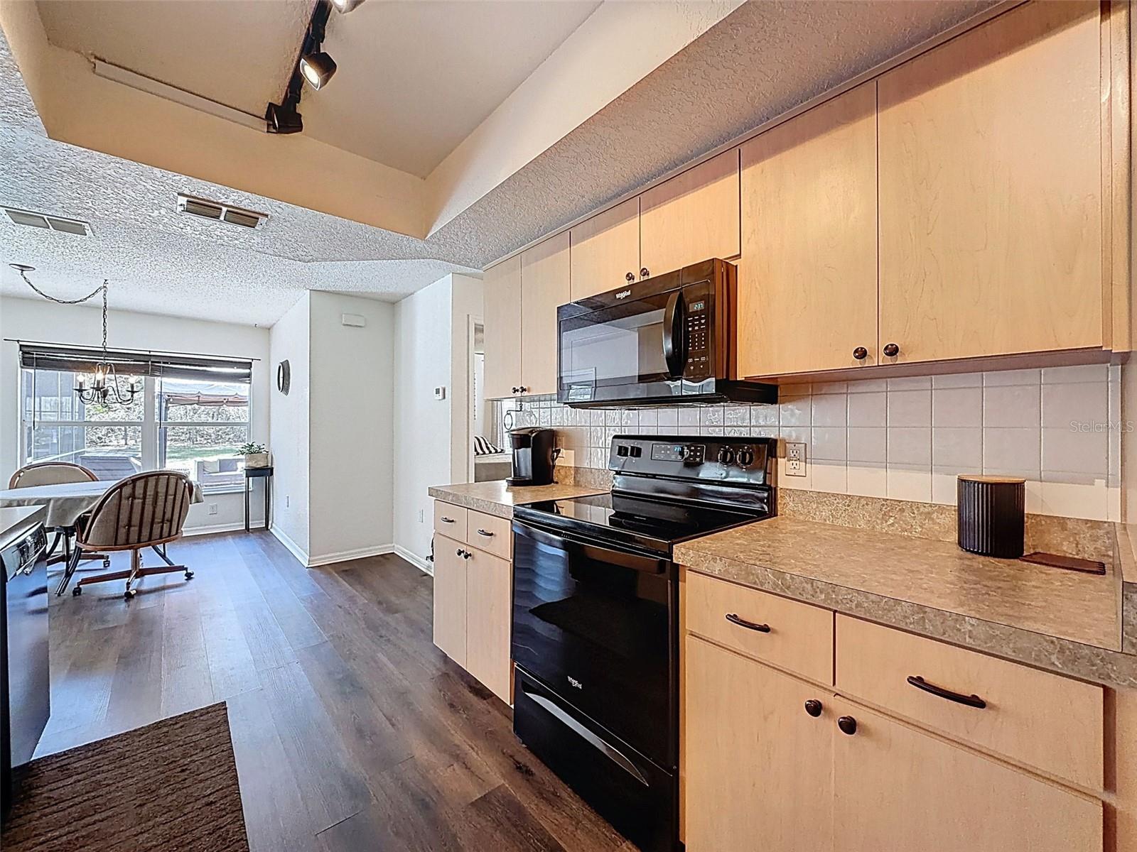 ROYAL HIGHLANDS - Residential