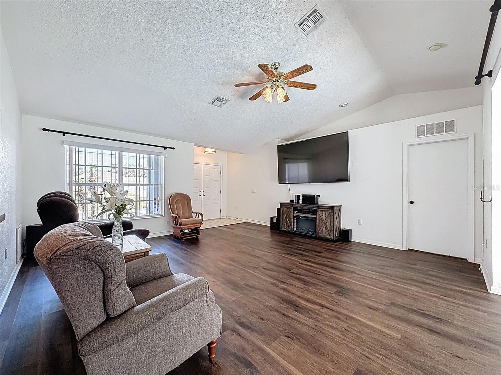 ROYAL HIGHLANDS - Residential