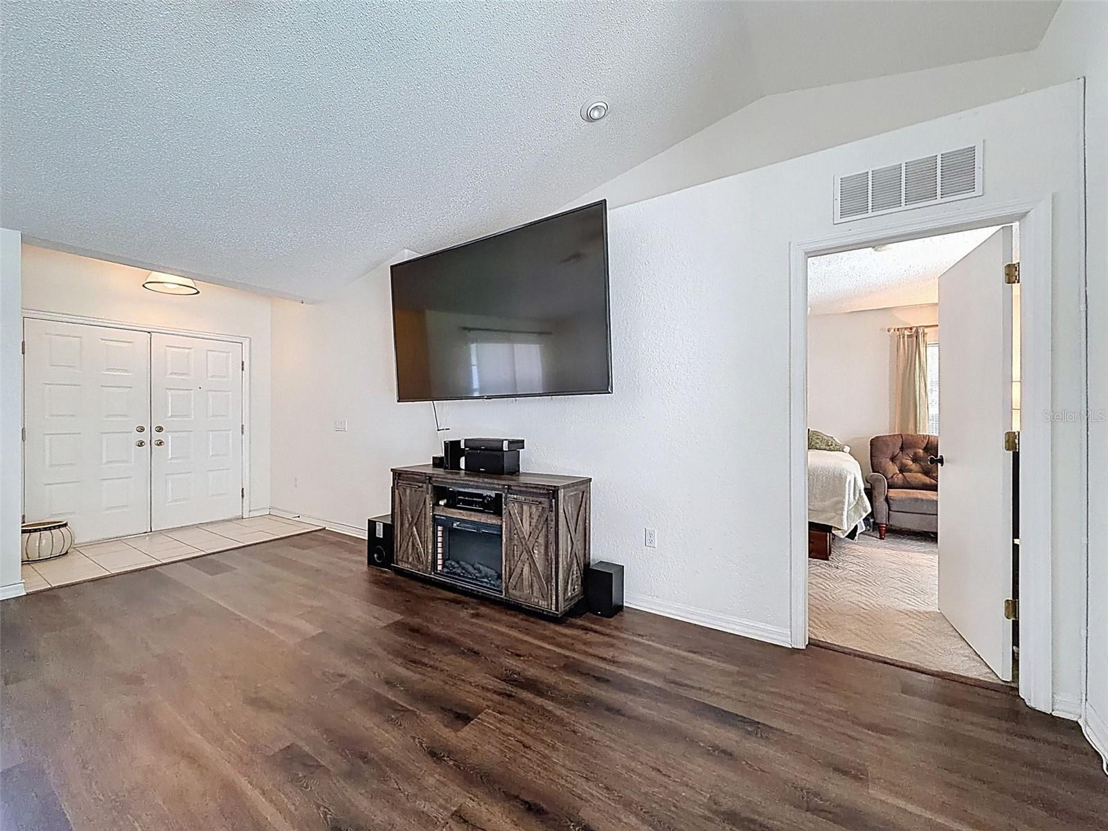 ROYAL HIGHLANDS - Residential