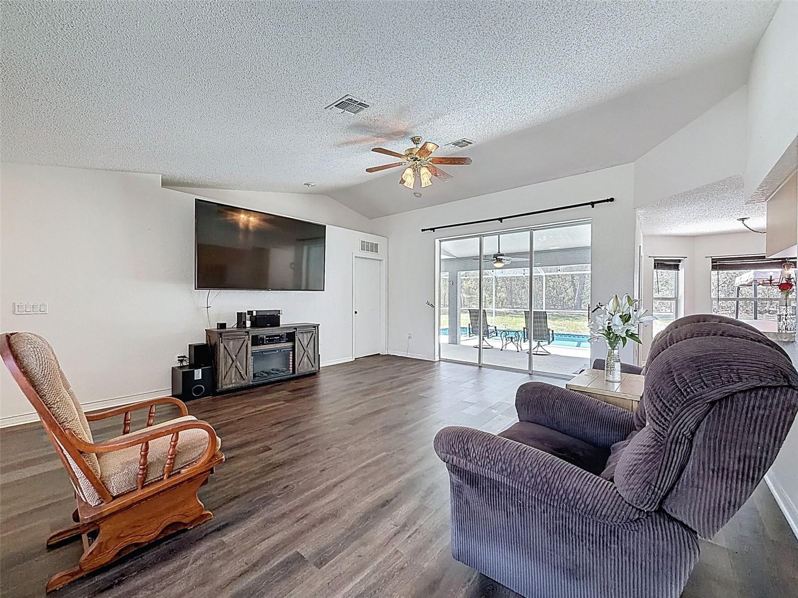 ROYAL HIGHLANDS - Residential