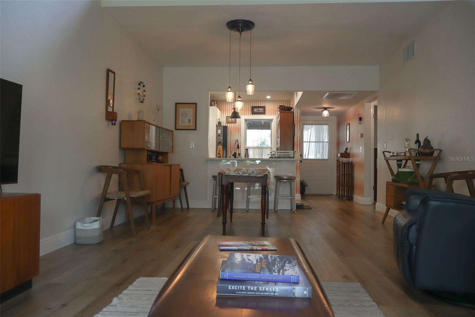 CASA LOMA CONDO - Residential