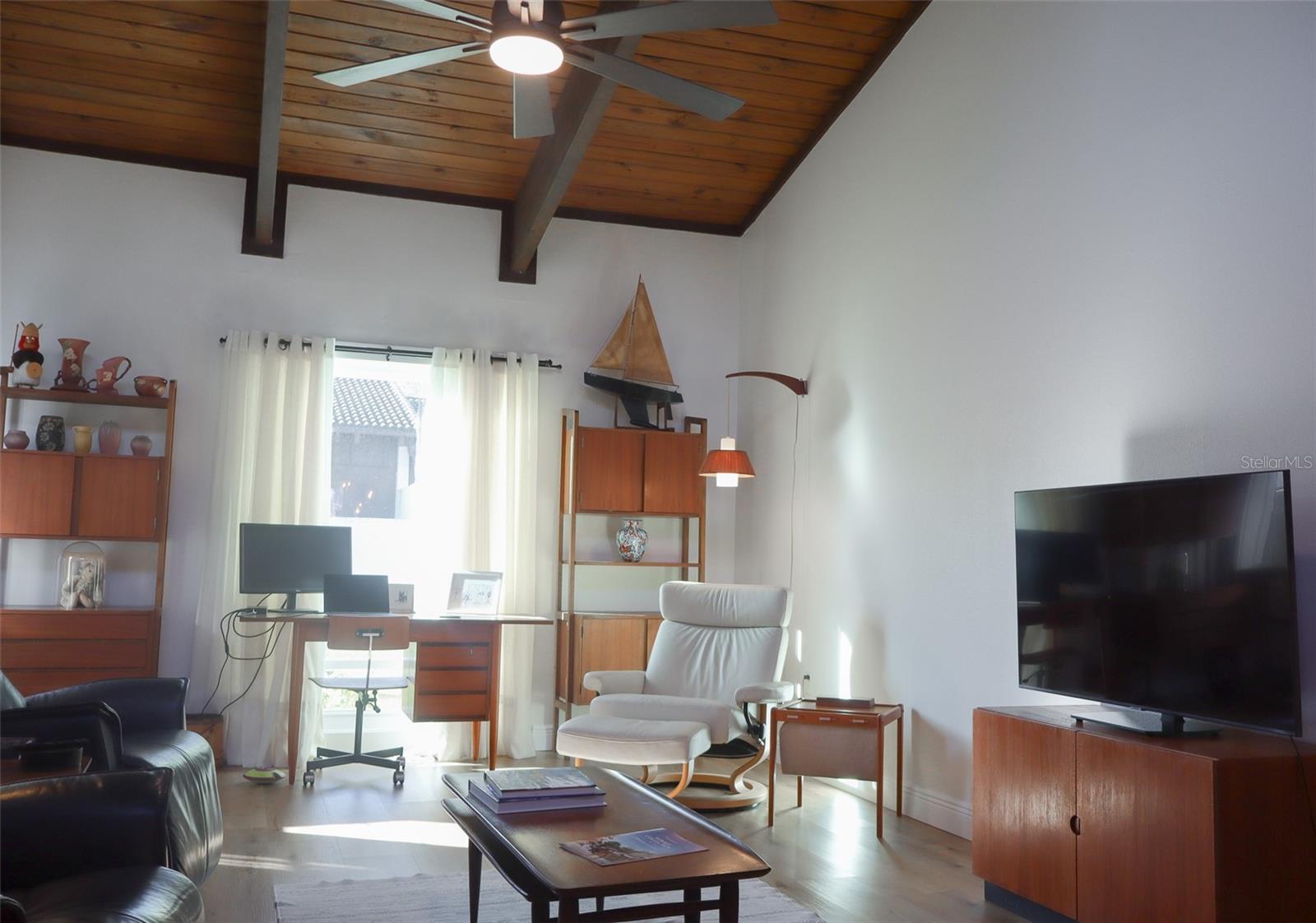 CASA LOMA CONDO - Residential