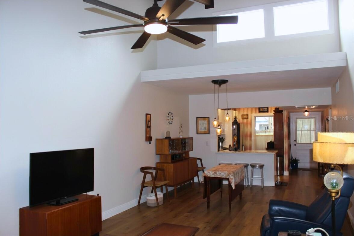 CASA LOMA CONDO - Residential