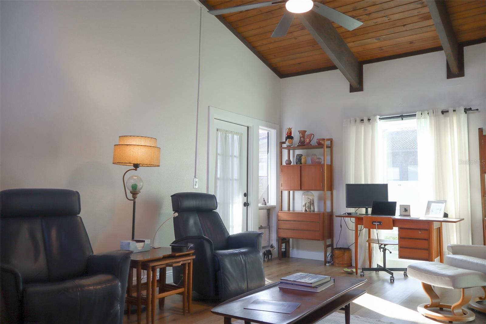 CASA LOMA CONDO - Residential