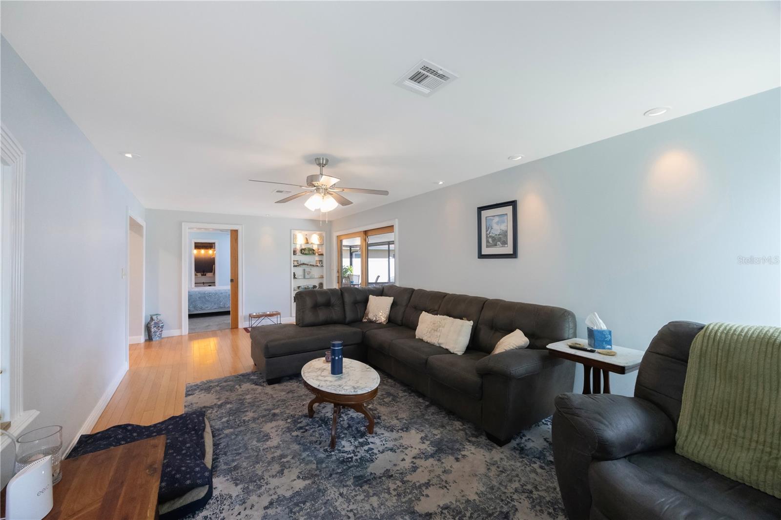 WILCOX MANOR - Residential