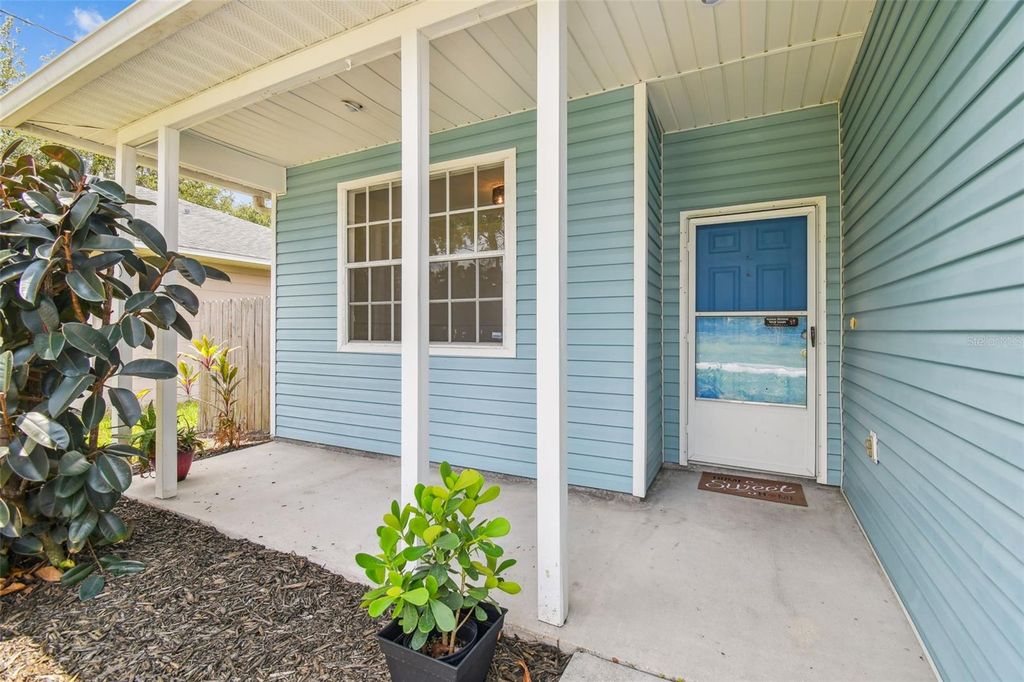 Photo of 105 1st Avenue SE, Lutz, FL 33549 (MLS # TB8388887)