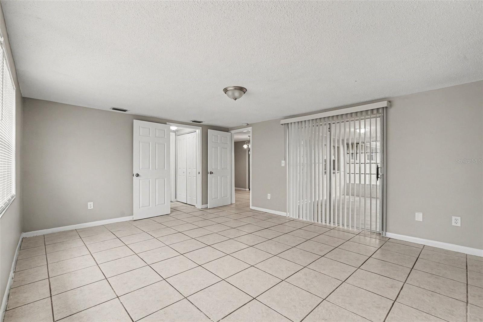 EMBASSY HILLS - Residential