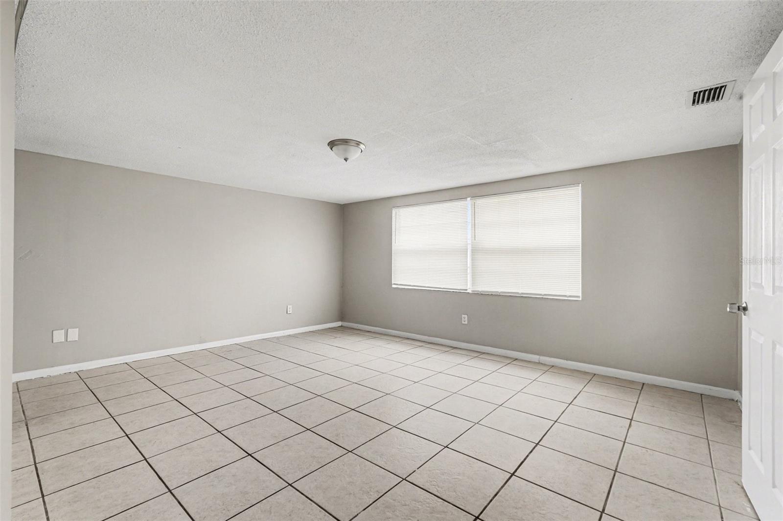 EMBASSY HILLS - Residential