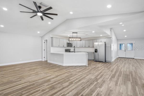 SPRING HILL - Residential