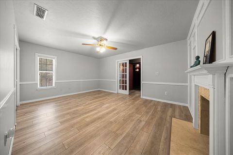 Tiny photo for 2420 SE 15th Street, Ocala, FL 34471 (MLS # OM719504)