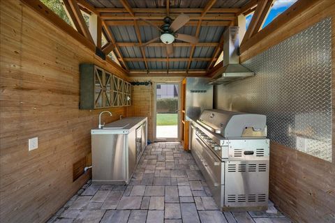 Tiny photo for 2420 SE 15th Street, Ocala, FL 34471 (MLS # OM719504)
