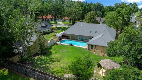 Tiny photo for 2420 SE 15th Street, Ocala, FL 34471 (MLS # OM719504)