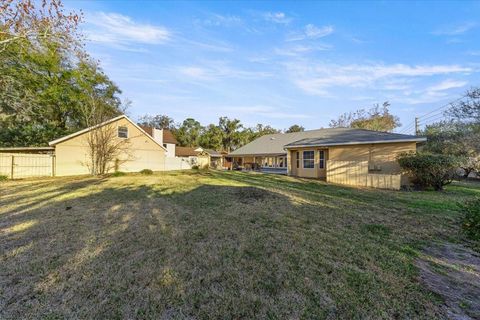 Tiny photo for 2420 SE 15th Street, Ocala, FL 34471 (MLS # OM719504)