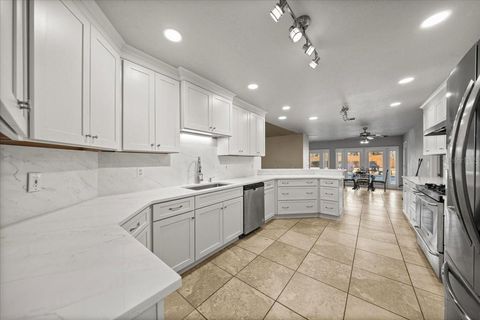 Tiny photo for 2420 SE 15th Street, Ocala, FL 34471 (MLS # OM719504)