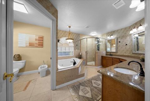 Tiny photo for 2420 SE 15th Street, Ocala, FL 34471 (MLS # OM719504)