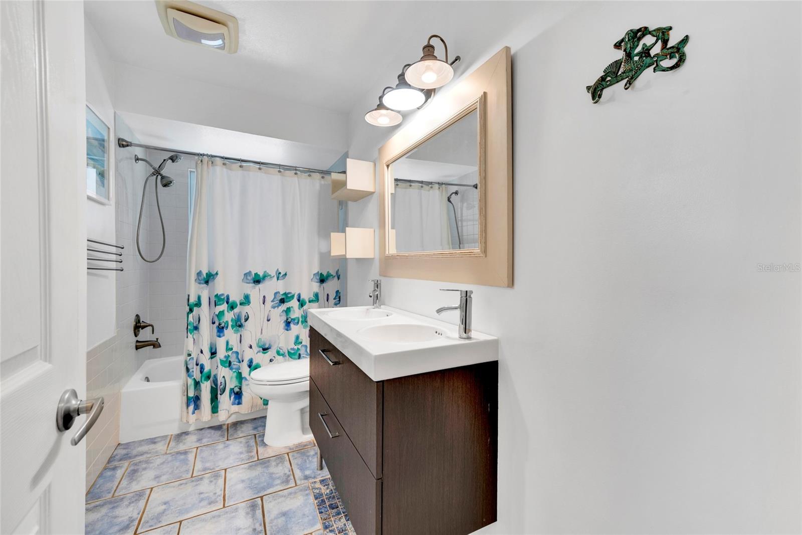 SANDY WOODS 1ST ADD - Residential