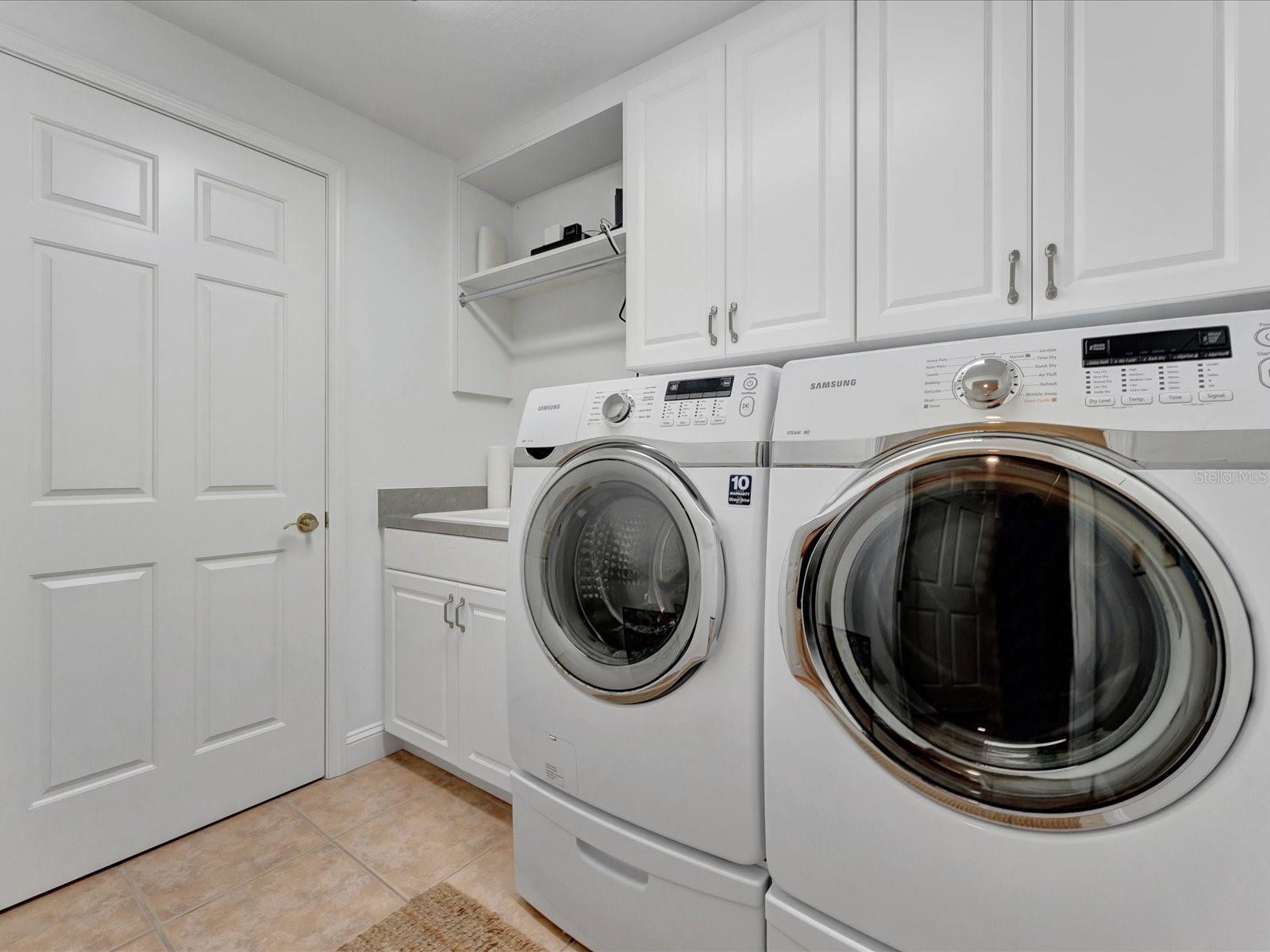 VINOY PLACE CONDO - Residential Lease