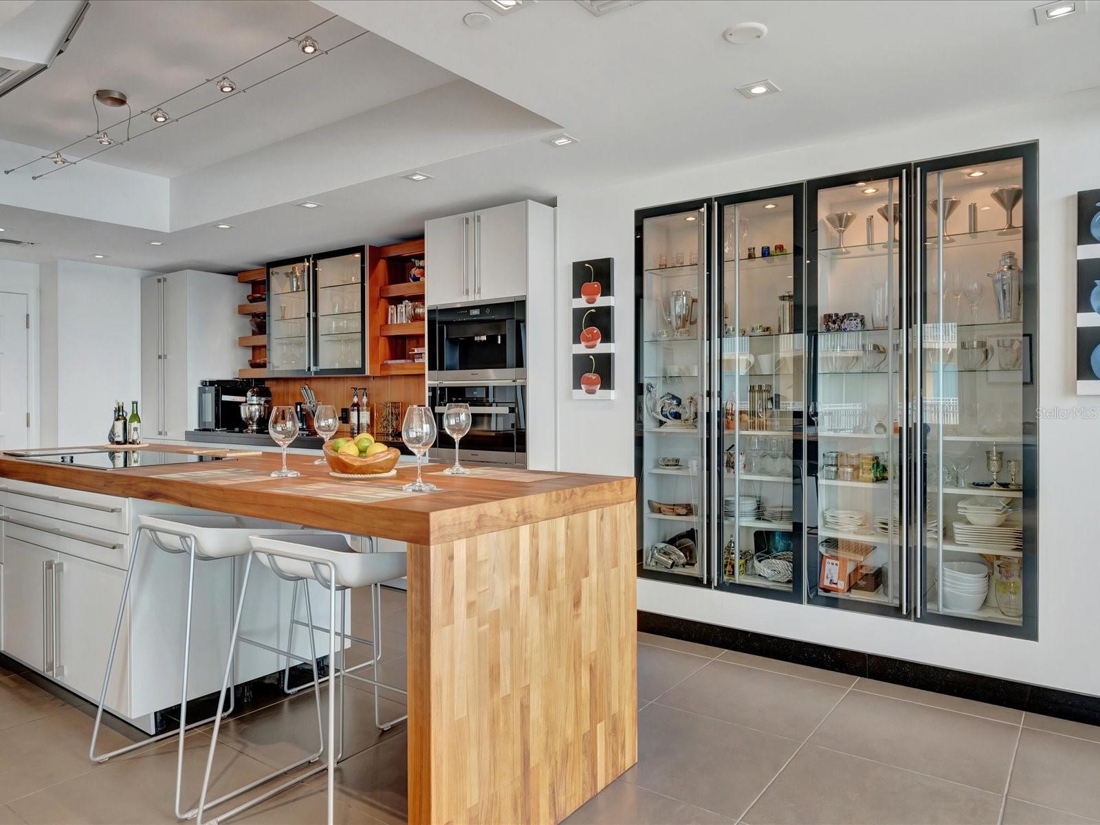 VINOY PLACE CONDO - Residential Lease