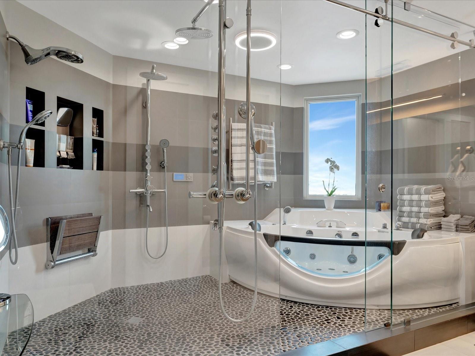 VINOY PLACE CONDO - Residential Lease