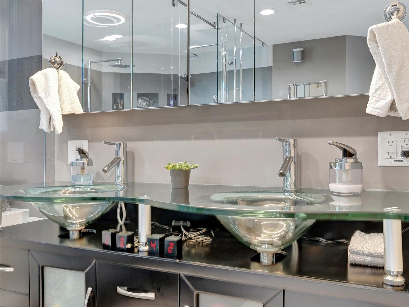 VINOY PLACE CONDO - Residential Lease