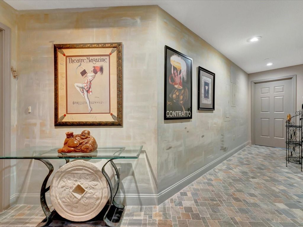 Photo of 555 5th Avenue NE #932, St Petersburg, FL 33701 (MLS # TB8456838)