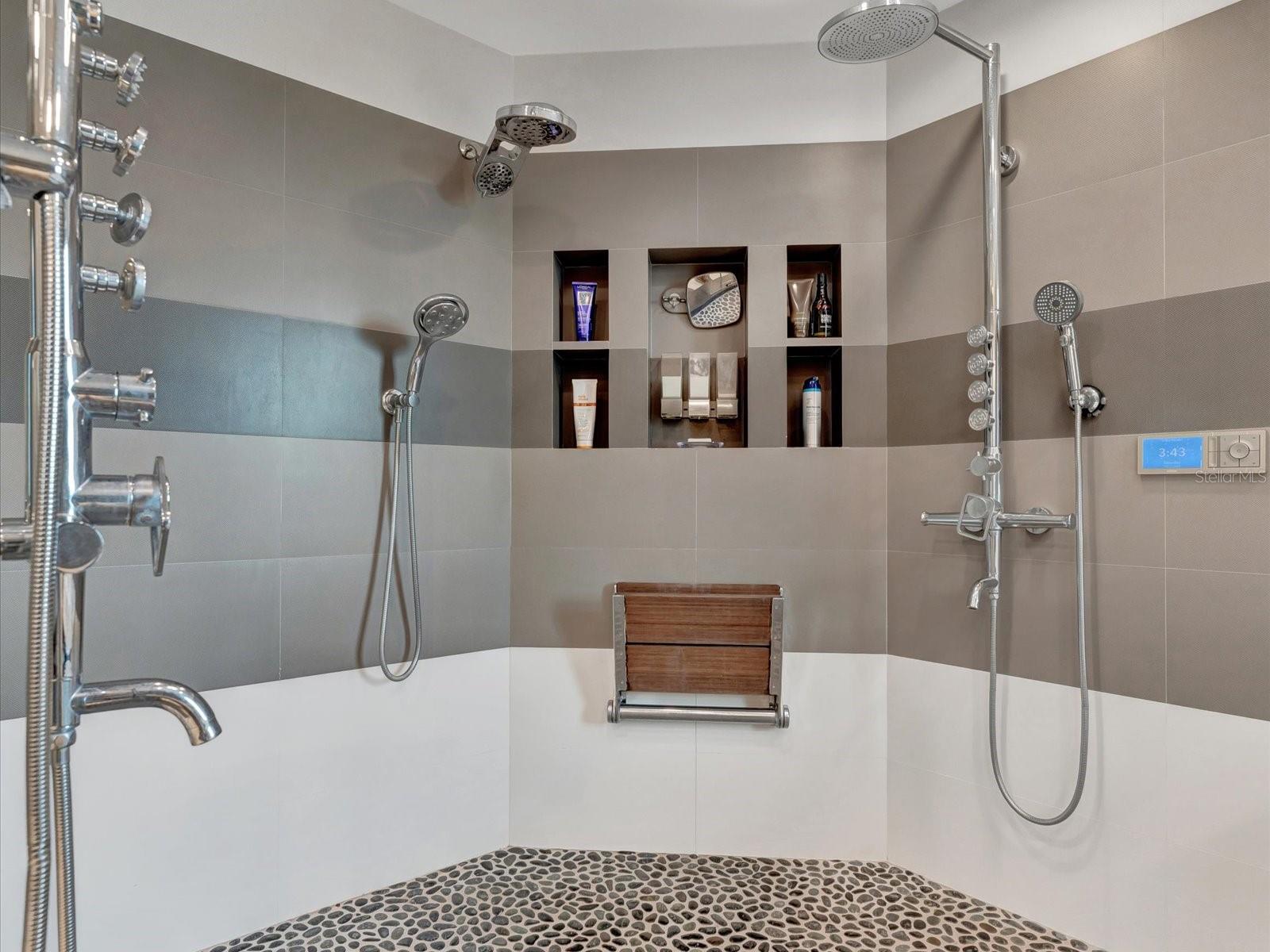 VINOY PLACE CONDO - Residential Lease