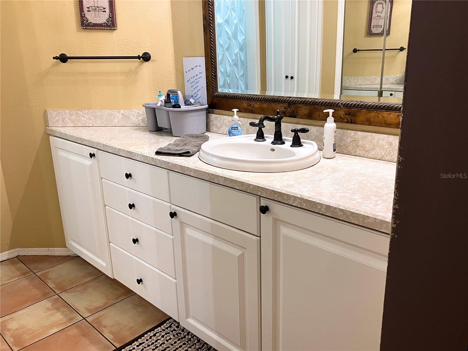 PARADISE LAKES PH 03 - Residential