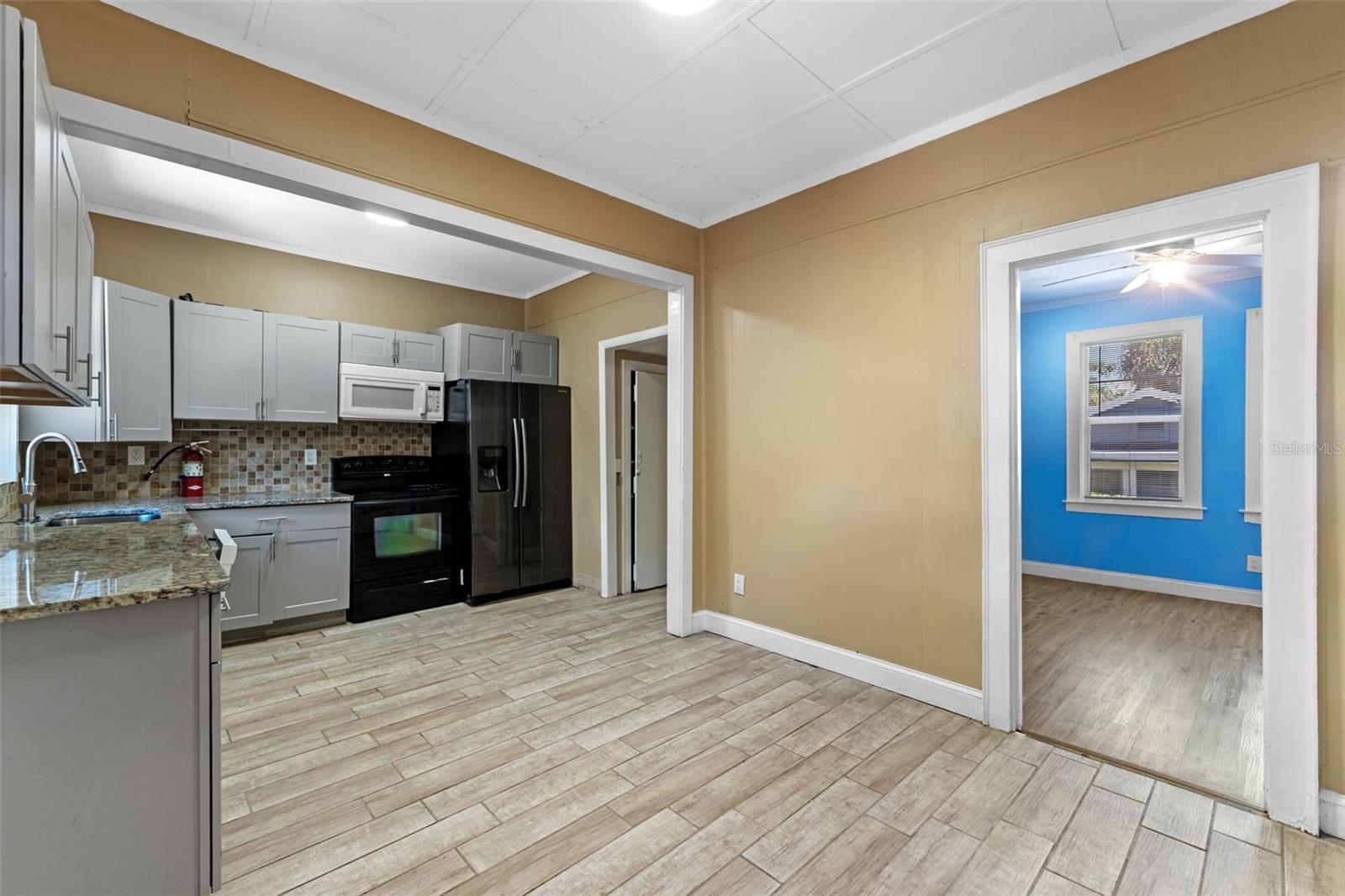 HIGHLAND PARK - Residential Income