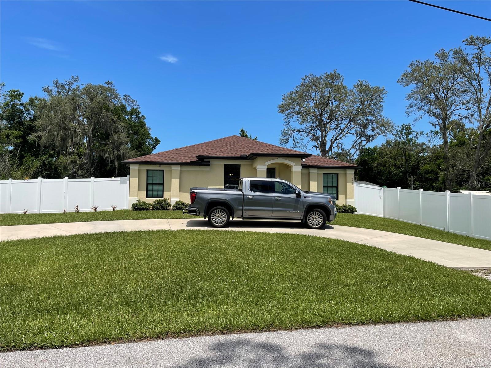 MOON LAKE ESTATES - Land