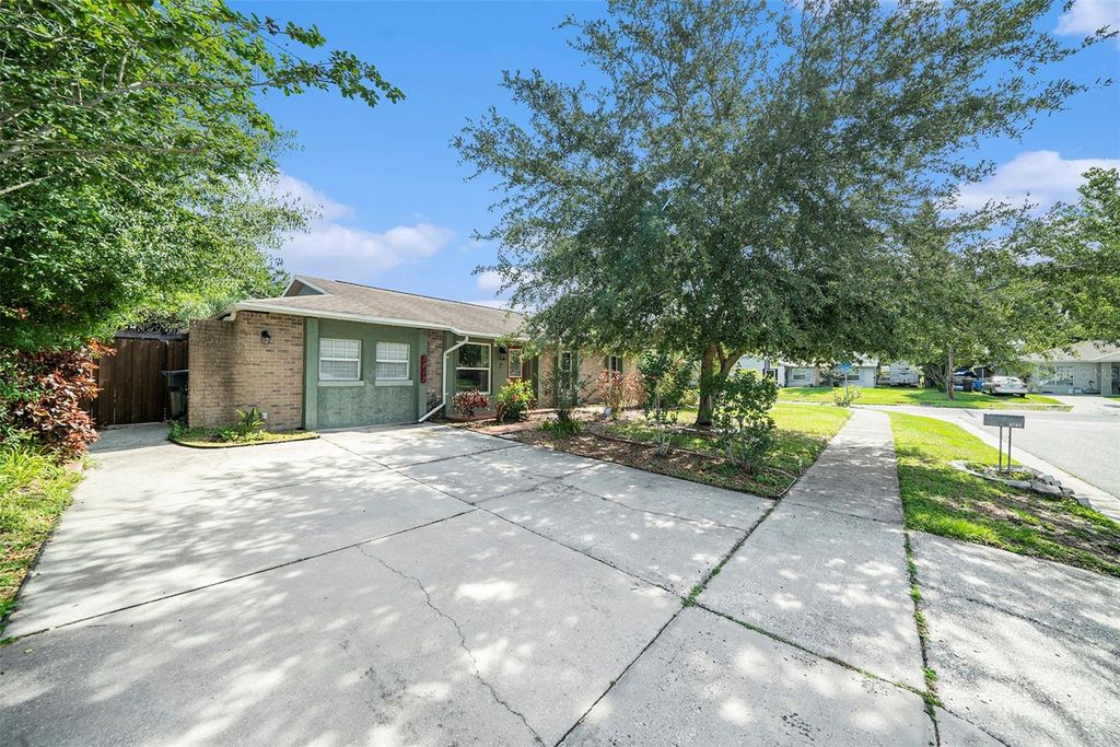 Photo of 1813 Nova Drive, Valrico, FL 33596 (MLS # TB8387243)