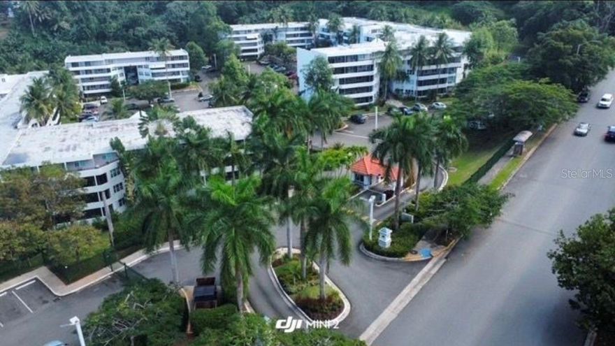 Extraordinary fully remodeled apartment for rent at $3,250 in Jardines de Montehiedra. This spacious residence features 3 bedrooms, 2 bathrooms, living and dining areas, a beautifully upgraded kitchen, a full-length balcony, and 2 parking spaces. The community offers controlled access and 24/7 security for added peace of mind. Residents enjoy resort-style amenities, including a stunning pool, private terrace with seating areas, activity room, and a gym equipped with professional-grade machines.