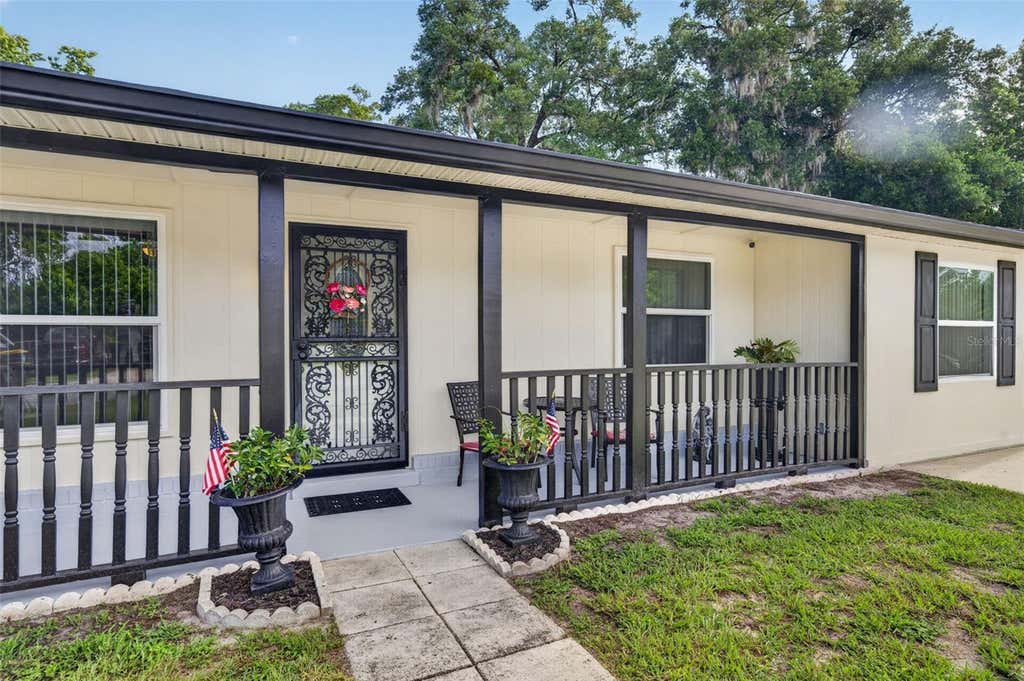 Photo of 317 Brooklyn Avenue, Orange City, FL 32763 (MLS # V4949963)