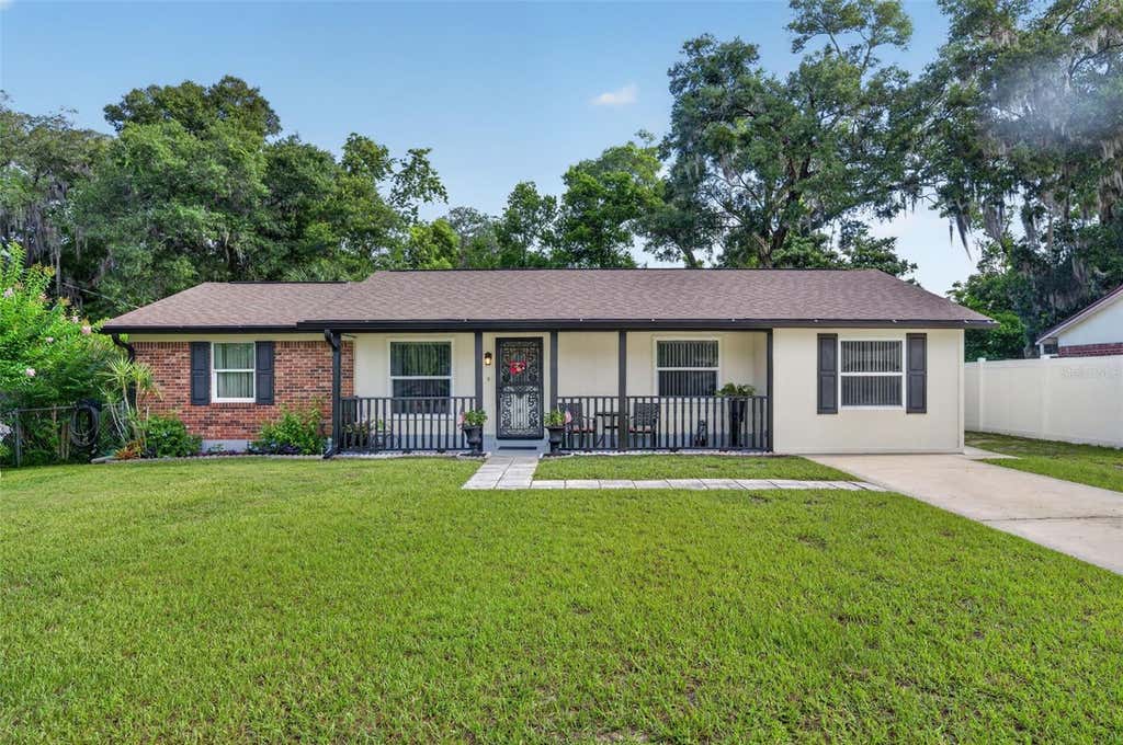 Photo of 317 Brooklyn Avenue, Orange City, FL 32763 (MLS # V4949963)