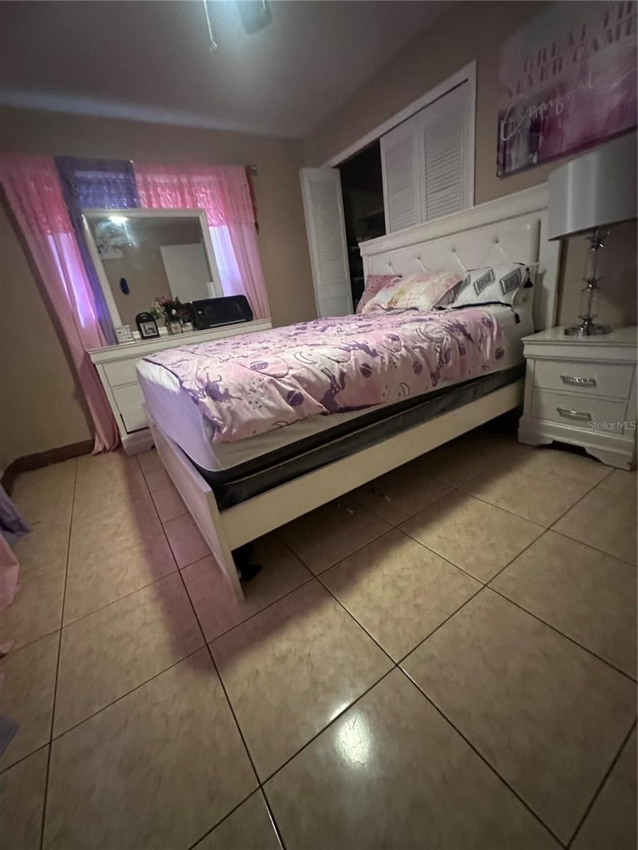 1827 APPLEWOOD COURT