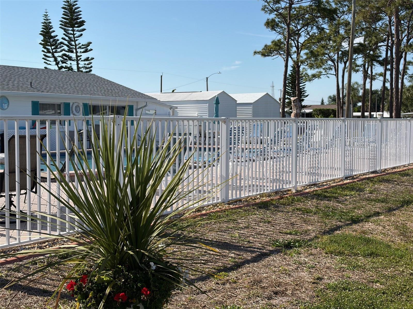 COLONIAL MANOR - Land