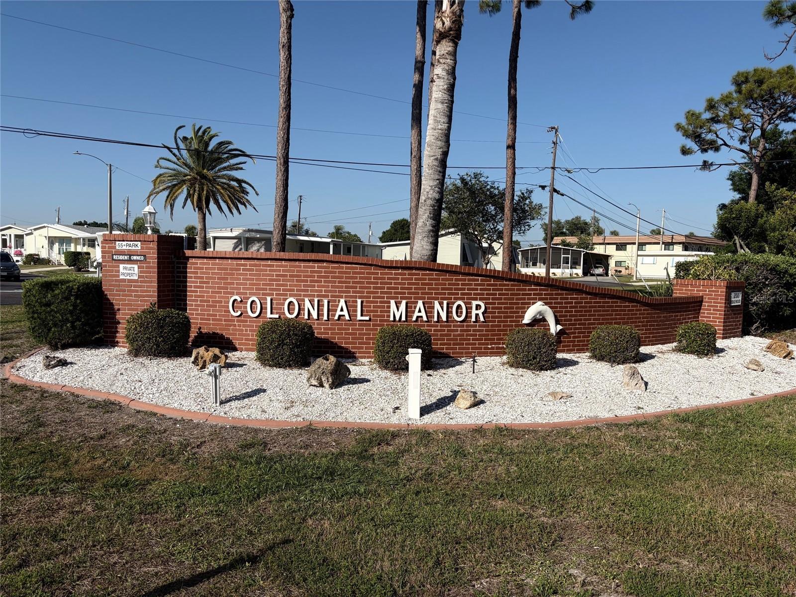 COLONIAL MANOR - Land